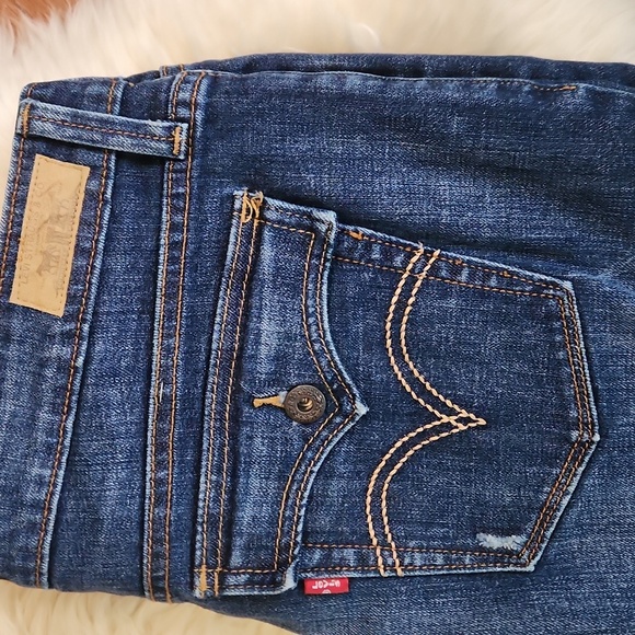 Levi's Low Rise Cropped Jeans - Picture 3 of 6